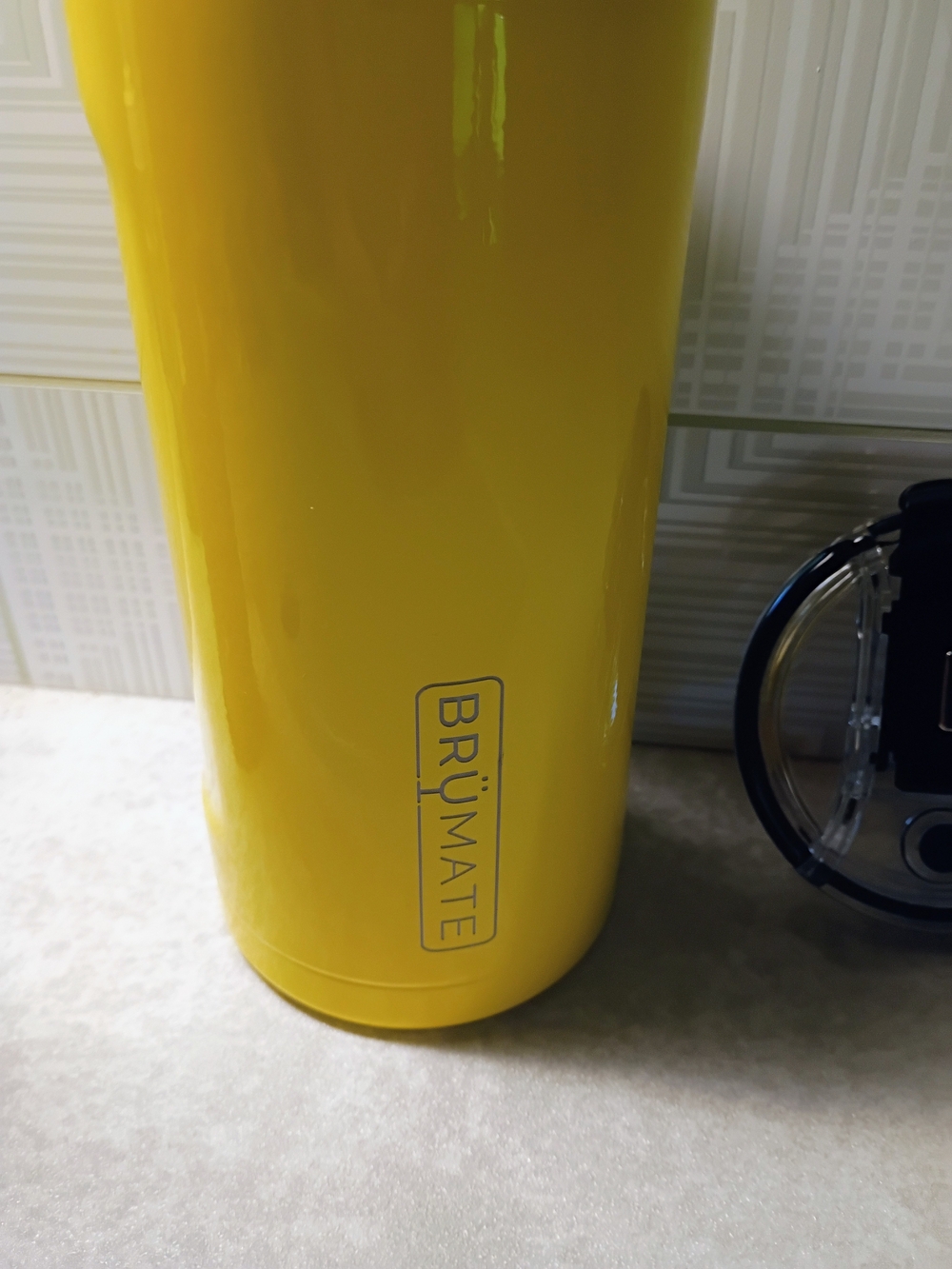 Brumate Hopsulator Juggernaught with Lid - Insulated - Picture 2 of 5